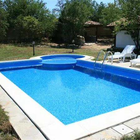 Luxurious In Zornitsa, Bulgaria, With Beautiful Pool And Garden Villa *