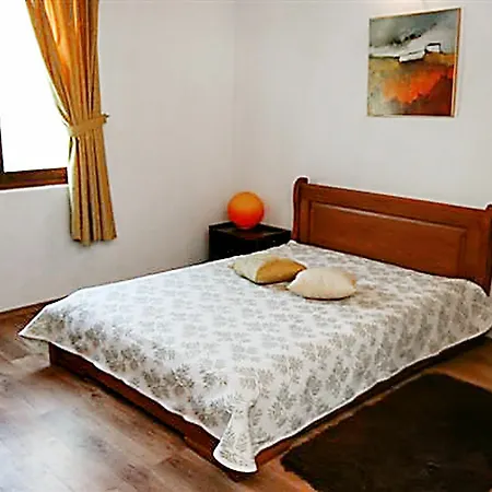 Luxurious In Zornitsa, Bulgaria, With Beautiful Pool And Garden Villa