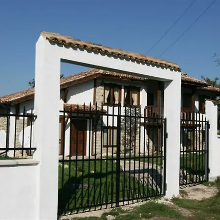 Luxurious In Zornitsa, Bulgaria, With Beautiful Pool And Garden Villa